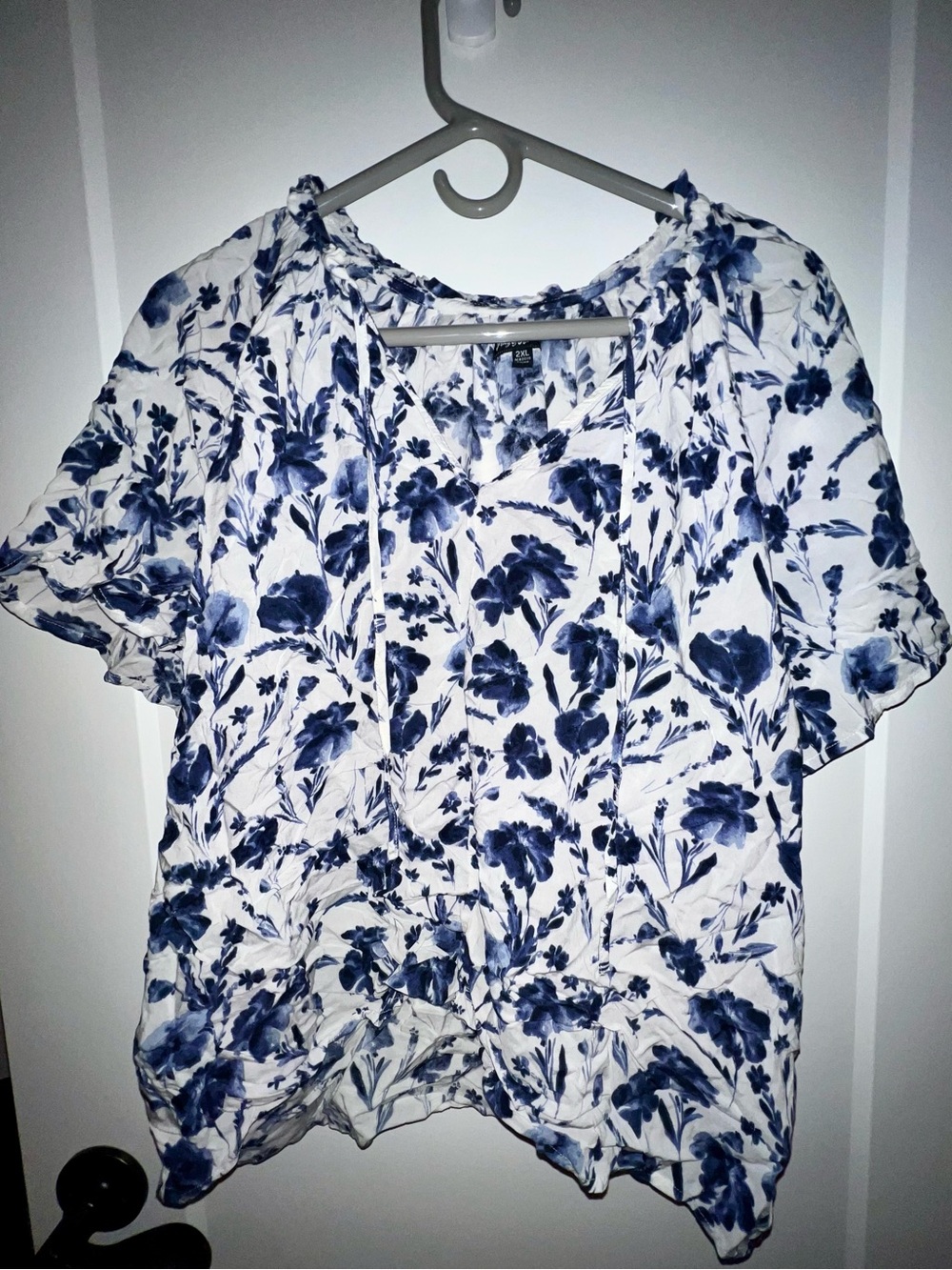 Flag & Anthem Women’s Blue Floral Tie-Neck Blouse Size 2XL NEW
